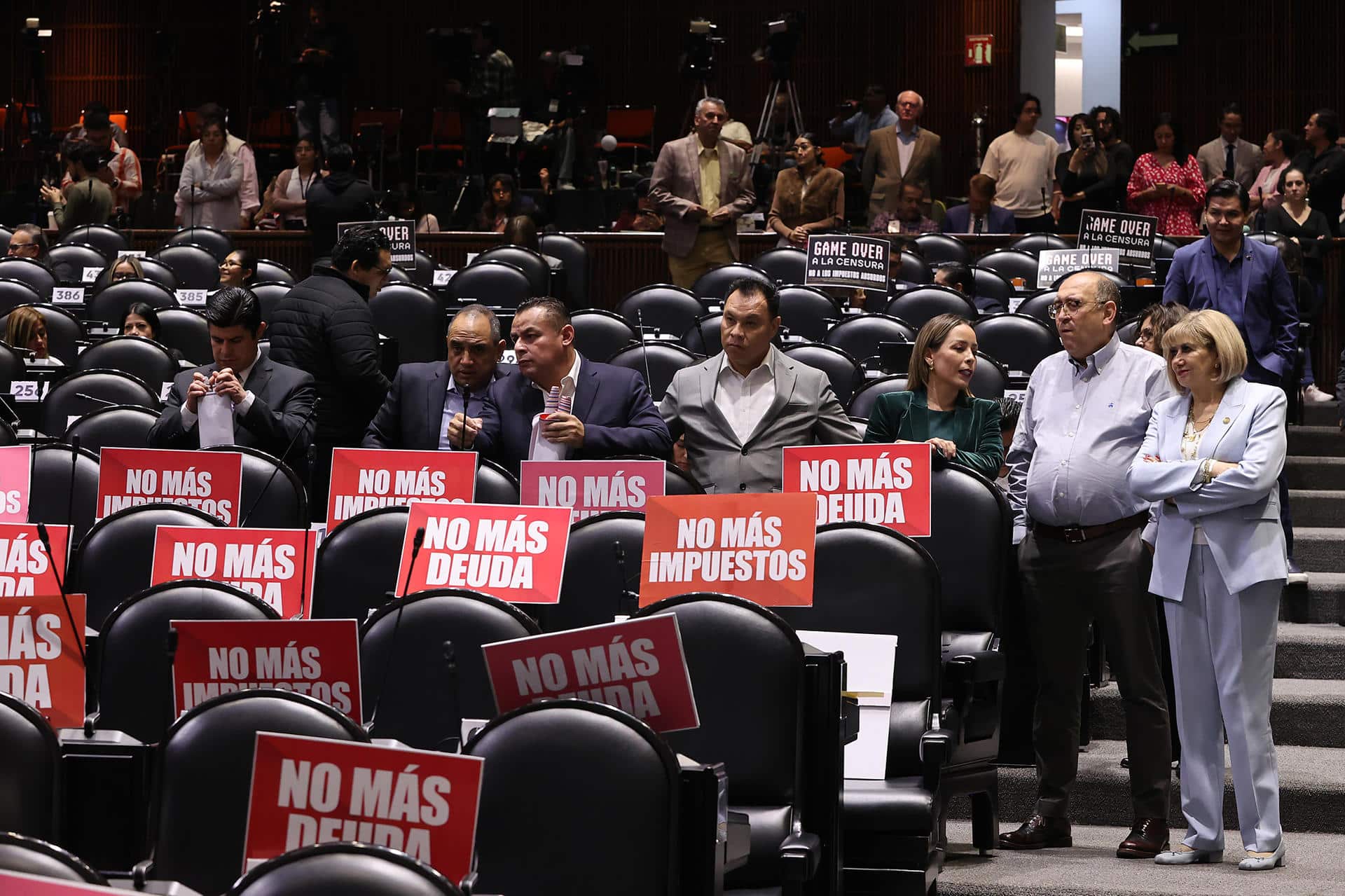 Fotografía cedida por la Cámara de Diputados que muestra una sesión ordinaria este jueves, en Ciudad de México (México). EFE/ Cámara de Diputados /SOLO USO EDITORIAL/ NO VENTAS/ SOLO DISPONIBLE PARA ILUSTRAR LA NOTICIA QUE ACOMPAÑA (CRÉDITO OBLIGATORIO)