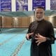 El imán de la Mezquita Central de Lisboa, jeque David Munir, señala en una entrevista con EFE que en Portugal "exagerando mucho" hay un centenar de mujeres que llevan burka o niqab, el velo musulmán que tapa el rostro, y denuncia que la iniciativa del grupo de ultraderecha Chega de prohibirlo responde únicamente a una motivación política. El religioso portugués, nacido en Mozambique en 1963, recibe a EFE en el interior del templo, que cumple este año 40 años de su fundación, después de que la semana pasada el Parlamento luso diera el primer paso para prohibir que las mujeres se tapen el rostro, en una iniciativa presentada por Chega contra el burka. EFE/ Susana Samhan