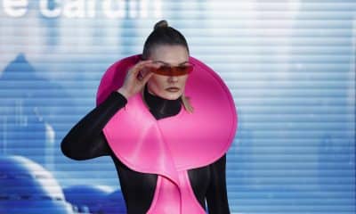París (Francia), 07/10/2025.- de la colección Otoño/Invierno 2026 del diseñador italiano Rodrigo Basilicati para la casa de moda Pierre Cardin durante la Semana de la Moda de París, en París, Francia, 07 de octubre de 2025. La presentación de las colecciones de prêt-à-porter femenino se lleva a cabo del 29 de septiembre al 07 de octubre de 2025. (Moda, Francia) EFE/EPA/YOAN VALAT