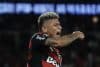 El colombiano Jorge Carrascal celebra el gol que ha permitido a Flamengo ganar este miércoles el partido de ida de las semifinales de la Copa Libertadores por 1-0 a Racing Club en el estadio Maracaná de Río de Janeiro. EFE/ Antonio Lacerda