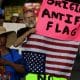 Personas participan durante la protesta "No Kings" ("No queremos reyes") este sábado, en San Juan (Puerto Rico). EFE/ Thais Llorca