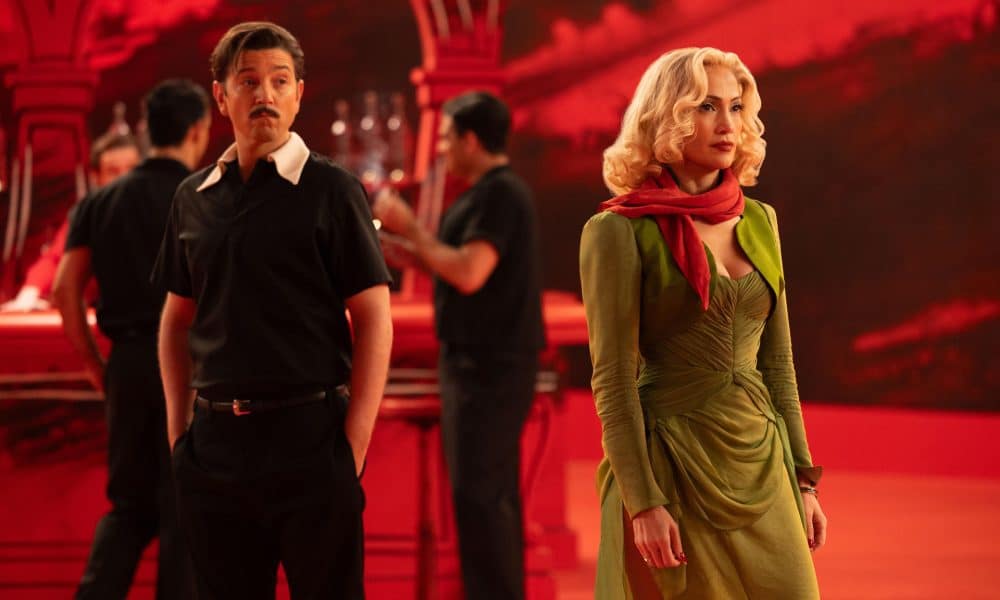 Fotografía sin fecha específica de toma, cedida por Roadside Attractions que muestra a los actores Diego Luna (i) y Jennifer Lopez, en una escena de la película, El beso de la mujer araña. EFE/ Roadside Attractions /SOLO USO EDITORIAL/NO VENTAS/SOLO DISPONIBLE PARA ILUSTRAR LA NOTICIA QUE ACOMPAÑA (CRÉDITO OBLIGATORIO)