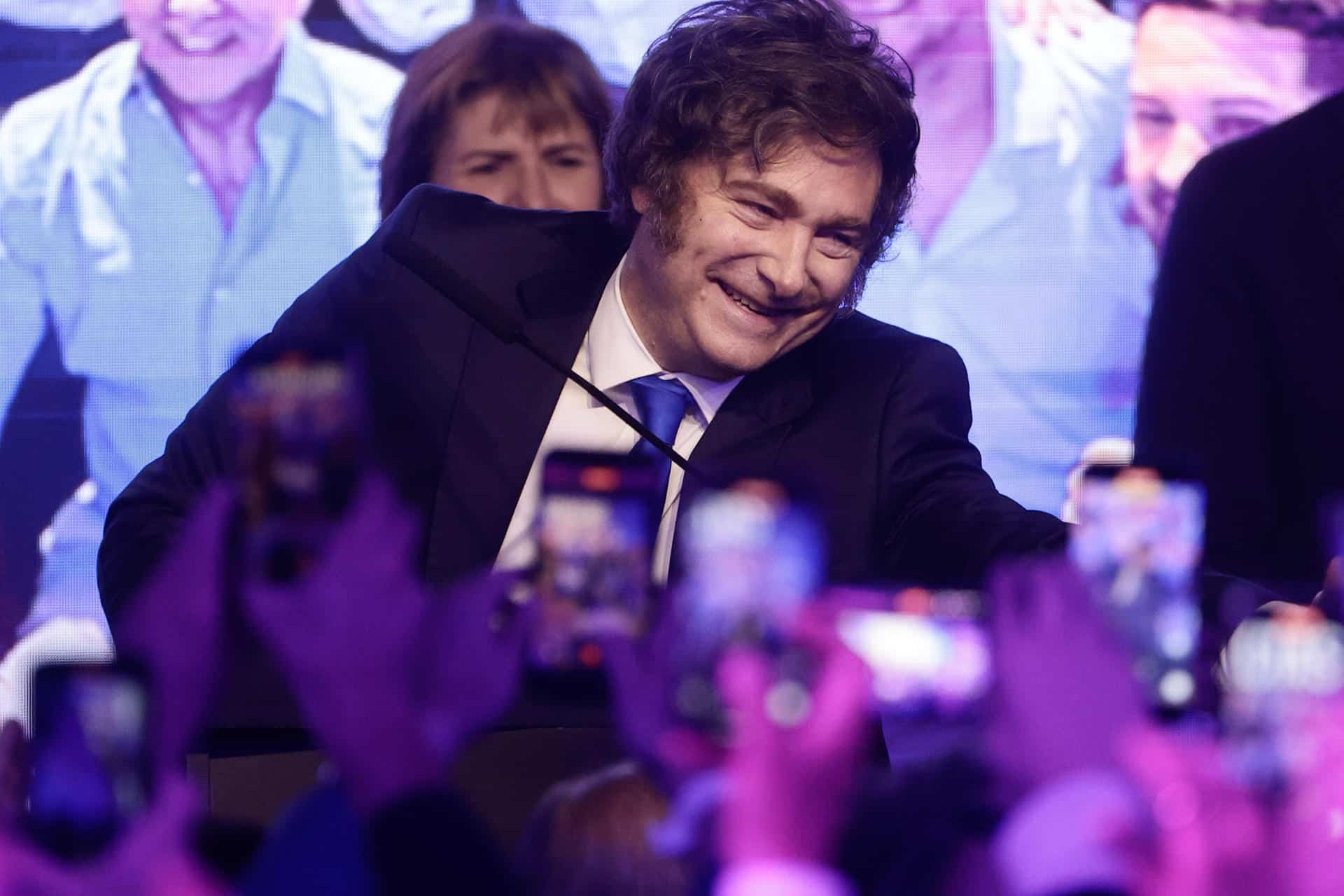 El presidente de Argentina, Javier Milei, celebra tras conocer los resultados de las elecciones legislativas este domingo, en Buenos Aires (Argentina). EFE/ Juan Ignacio Roncoroni