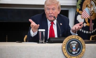 El presidente de EE.UU., Donald Trump- habla en el Comedor de Estado de la Casa Blanca en Washington, DC, EE.UU. EFE/FRANCIS CHUNG