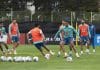 Jugadores de la selección nacional de Brasil en acción durante una sesión de entrenamiento en el Estadio Goyang en Goyang, provincia de Gyeonggi-do, Corea del Sur. Brasil se está preparando para un partido amistoso contra Corea del Sur en el Estadio Mundialista de Sangam en Seúl. EFE/EPA/JEON HEON-KYUN
