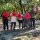 Fotografía cedida por la Unión de Campesinos (UFW) donde aparecen trabajadores del sindicato agrícola. EFE/ UFW /SOLO USO EDITORIAL /NO VENTAS /SOLO DISPONIBLE PARA ILUSTRAR LA NOTICIA QUE ACOMPAÑA /CRÉDITO OBLIGATORIO