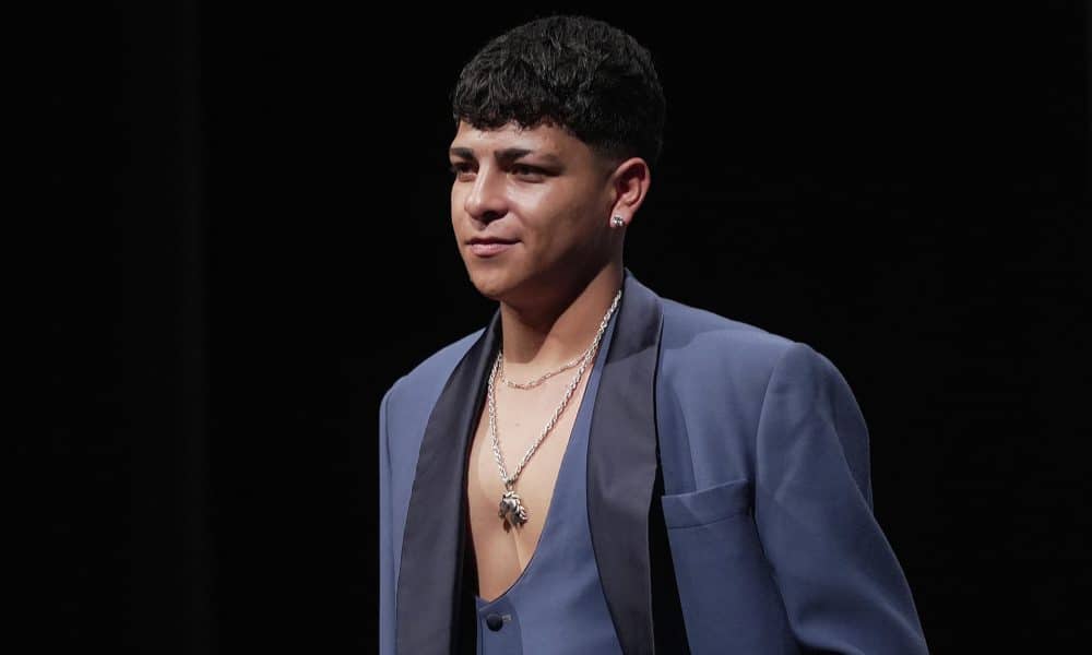 Fotografía del 18 de octubre de 2025 del actor mexicano Víctor Prieto posando durante une entrevista con EFE, en el marco del Festival Internacional de Cine de Morelia (FICM) (México). EFE/Iván Villanueva