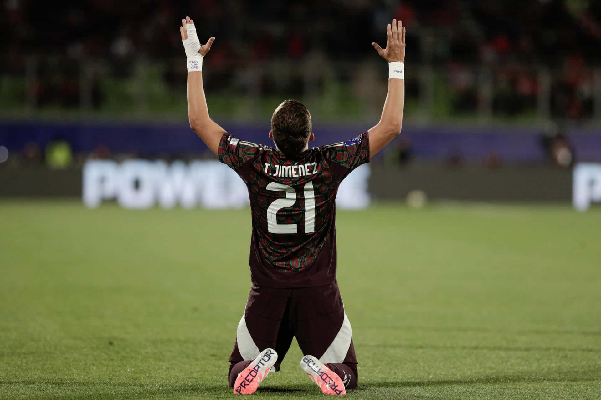 Tahiel Jiménez, de México, celebra un gol en el partido de octavos de final ante Chile del Mundial Sub-20. EFE/Adriana Thomasa