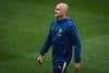 El seleccionador de Portugal, el español Roberto Martínez, durante un momento del entrenamiento de este miércoles. en Oeiras (Portugal). EFE/EPA/RODRIGO ANTUNES