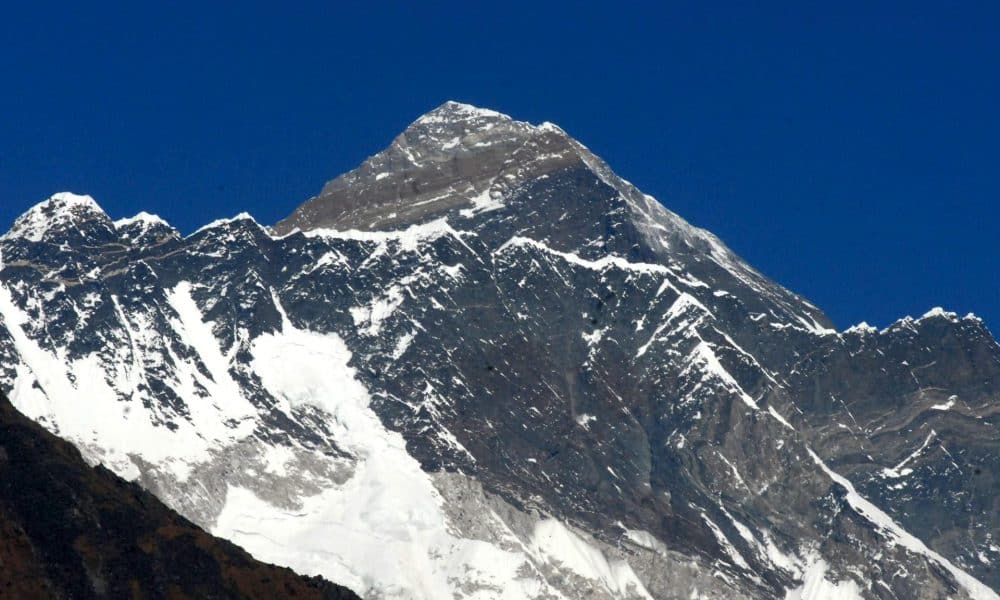 Vista de archivo del Everest. EFE/Narendra Shrestha