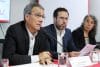El presidente del Consejo Fiscal y exministro de Economía y Finanzas, Alonso Segura (i), habla en una rueda de prensa este martes, en Lima (Perú). EFE/Paolo Aguilar