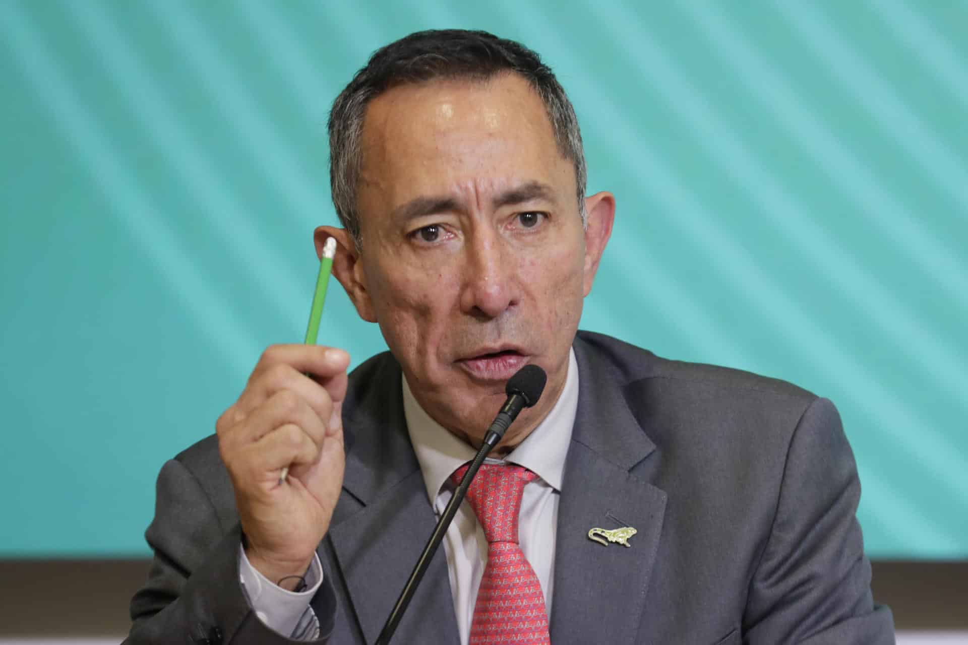 Fotografía de archivo del presidente de la estatal petrolera colombiana Ecopetrol, Ricardo Roa, durante una rueda de prensa, en Bogotá (Colombia). EFE/Carlos Ortega