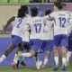 Jugadores de Francia celebran un gol durante un partido de cuartos de final de la Copa Mundial Sub-20 . EFE/ Adriana Thomasa