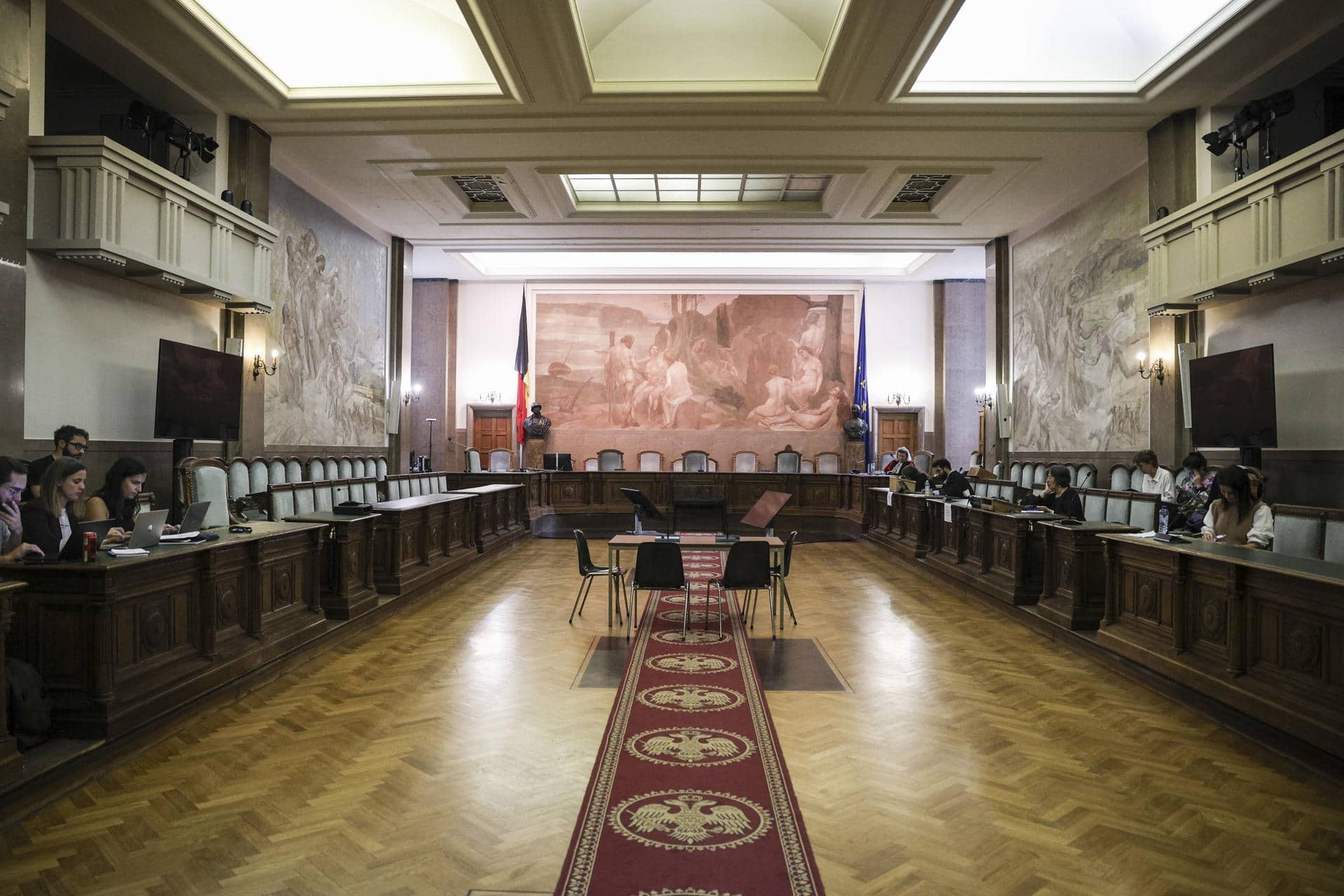 Sala de vistas donde se juzga a Cesar Arribas por el asesinato de la enfermera vallisoletana Teresa Rodríguez. Un jurado declaró este jueves al español César Arribas culpable del asesinato a puñaladas de la enfermera también española Teresa Rodríguez, que había sido su novia, cometido el 27 de octubre de 2022 en la capital de Bélgica. EFE/ Pablo Garrigós
