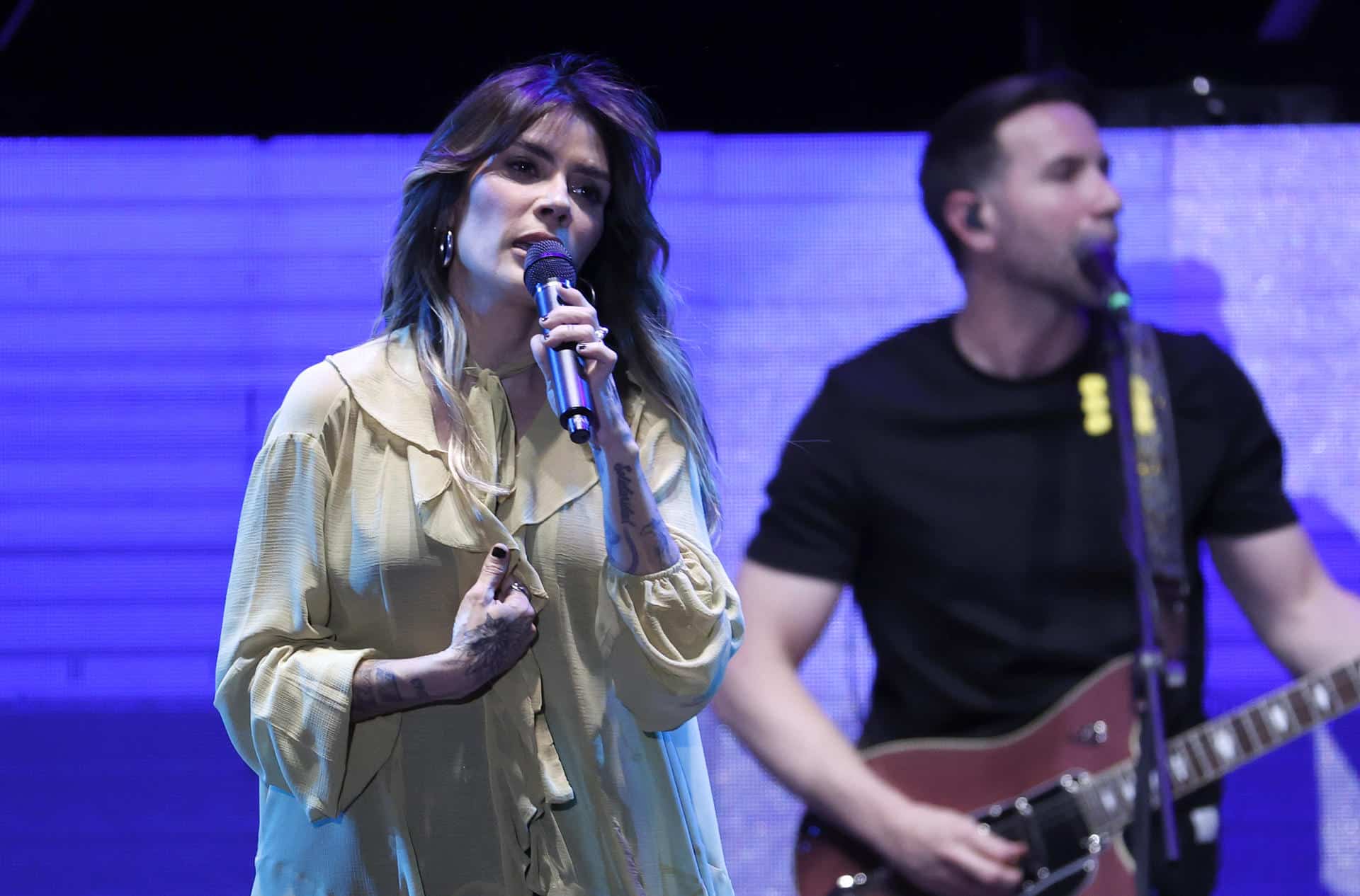 La cantante puertorriqueña Kany García se presenta en la 'Gran Muestra Cultural del País de la Belleza' este sábado, en Santa Marta (Colombia). EFE/Mauricio Dueñas Castañeda