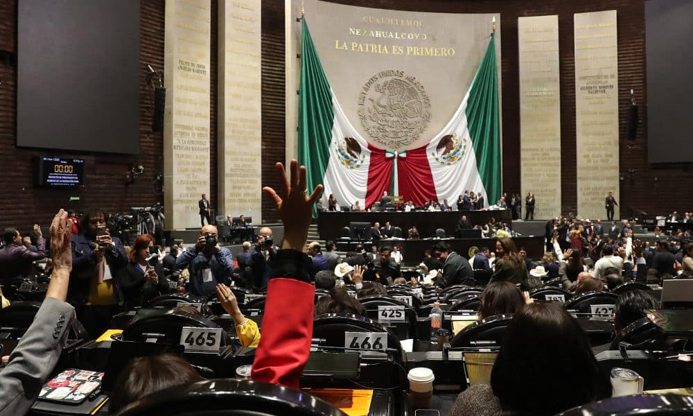 Fotografía cedida por la Cámara de Diputados durante una sesión ordinaria este martes, en Ciudad de México (México). EFE/ Cámara de Diputados /SOLO USO EDITORIAL/ NO VENTAS/ SOLO DISPONIBLE PARA ILUSTRAR LA NOTICIA QUE ACOMPAÑA (CRÉDITO OBLIGATORIO)