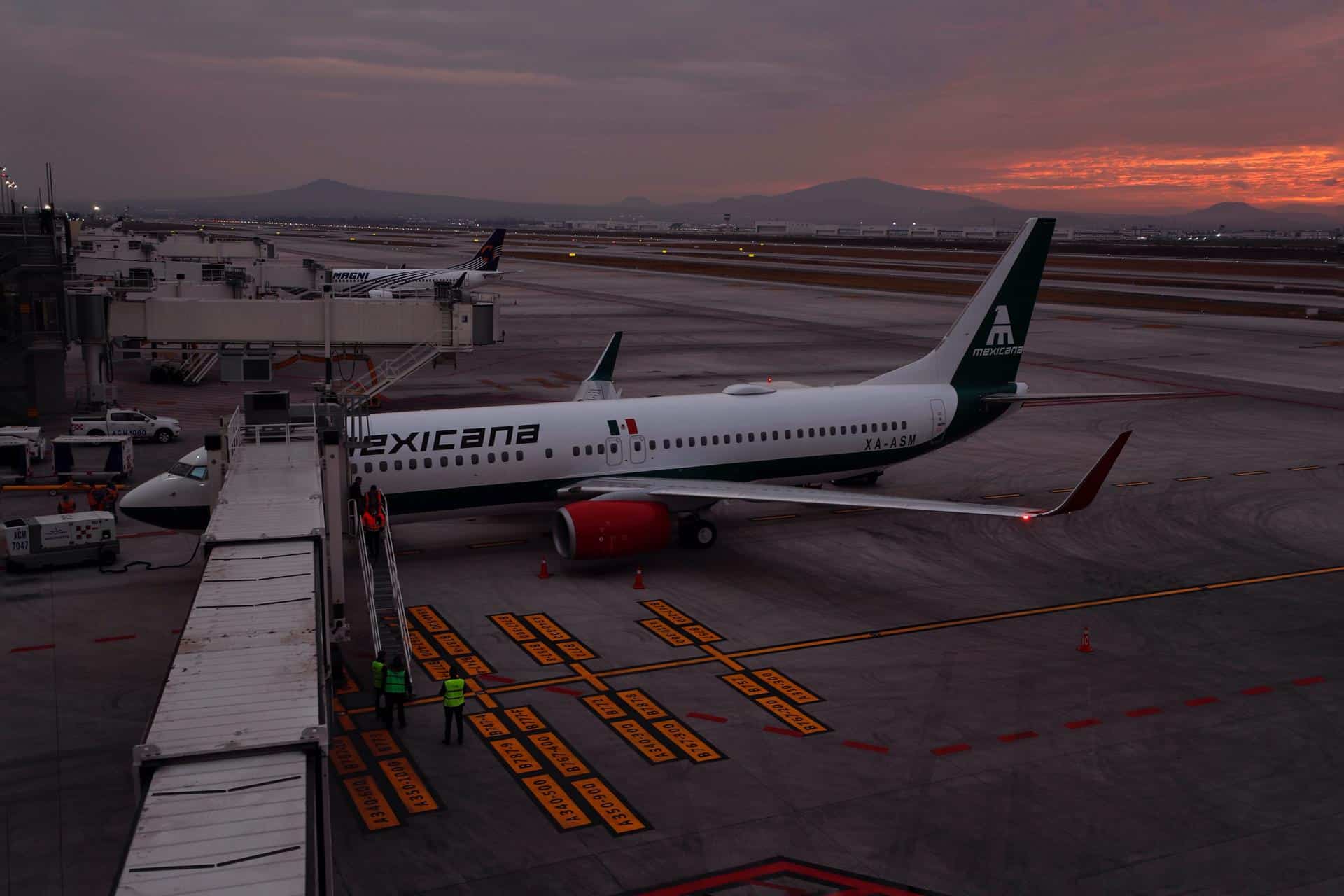 Fotografía del 26 de diciembre de 2023, de aviones estacionados en el Aeropuerto Internacional Felipe Ángeles, en el municipio de Zumpango (México). .EFE/ Sáshenka Gutiérrez