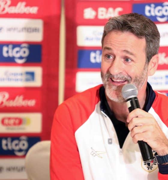 El seleccionador de Panamá, Thomas Christiansen, habla durante una rueda de prensa este miércoles, en Ciudad de Guatemala. EFE/Fernando Ruiz