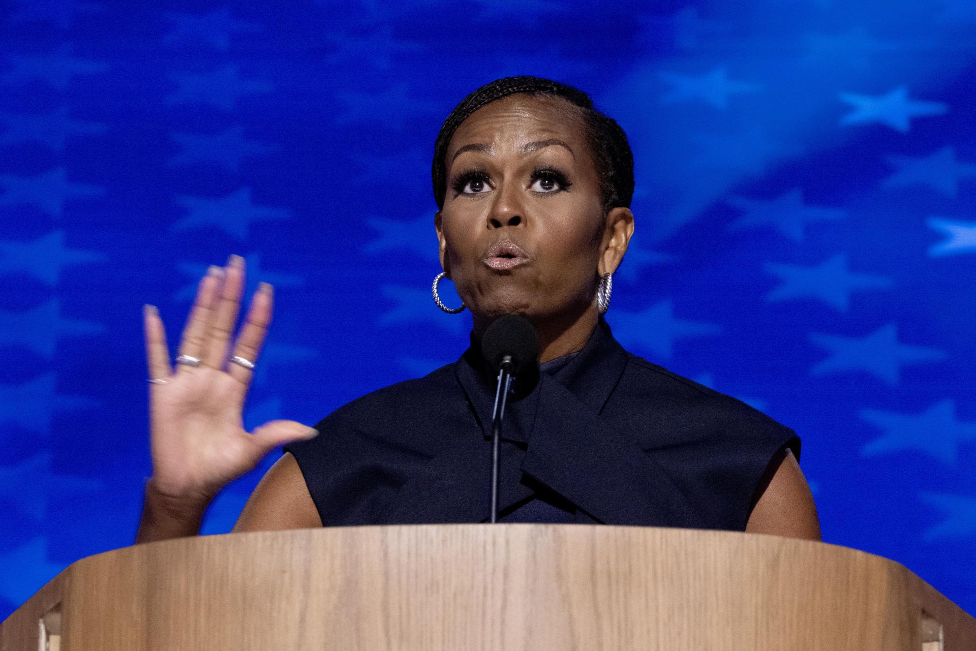 Fotografía de archivo de la ex primera dama Michelle Obama. EFE/EPA/MICHAEL REYNOLDS