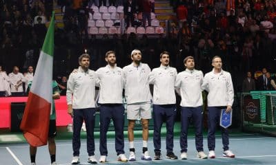 El equipo italiano tras el segundo partido de la final de la Copa Davis disputada en el Fiere Exhibition Centre de Bolonia, Italia. EFE/EPA/SERENA CAMPANINI