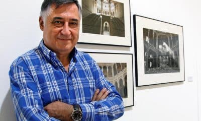 Fotografía de archivo del periodista y fotógrafo españól Gervasio Sánchez, al posar para EFE, en el Club del Museo de la Universidad de Alicante (España) .EFE/Morell