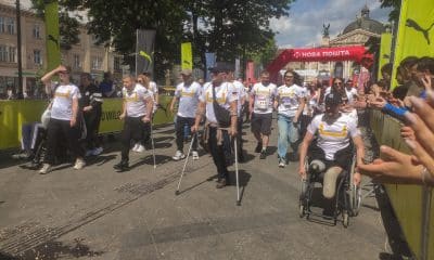 FOTO ARCHIVO. Soldados ucranianos que sufrido amputaciones en la guerra en la media maratón de Leópolis, que sirvió para recaudar fondos que ayuden a estos veteranos a rehabilitarse en esta ciudad del oeste de Ucrania. En Leópolis, centro logístico y ciudad refugio en la retaguardia de Ucrania, persiste la determinación de resistir a la invasión rusa mientras toda la atención se dirige a apoyar a sus soldados en el frente, así como a los veteranos y sus familias.EFE/ Rostyslav Averchuk