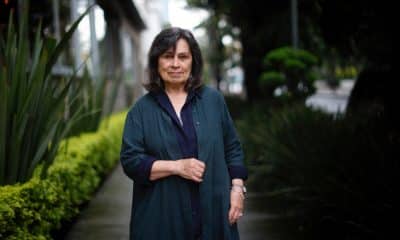 La escritora colombiana Laura Restrepo posa durante una entrevista con EFE este sábado, en Ciudad de México (México). EFE/ Sáshenka Gutiérrez