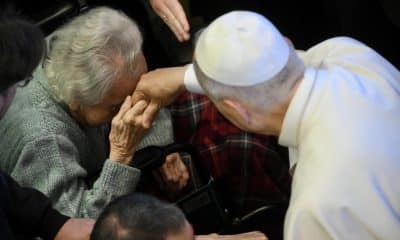 El papa León XIV visita la residencia de las Hermanitas de los Pobres en Estambul, Turquía, el 28 de noviembre de 2025. EFE/EPA/ALESSANDRO DI MEO