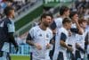 Lionel Messi (c), durante el entrenamiento de la selección argentina realizado en el estadio Martínez Valero previo al amistoso ante Angola que disputan mañana viernes en el país africano. EFE/Pablo Miranzo
