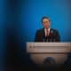 El primer ministro chino, Li Qiang, pronuncia un discurso durante la ceremonia de apertura de la 7ª Feria Internacional de Importaciones de China (CIIE) en Shanghai, China. EFE/ALEX PLAVEVSKI