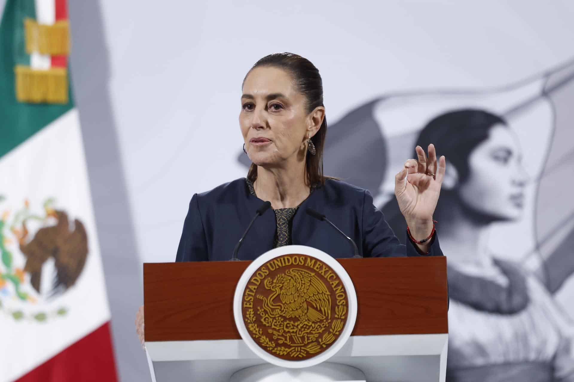 La presidenta de México Claudia Sheibaum, participa este jueves durante una rueda de prensa en Palacio Nacional de la Ciudad de México (México). EFE/Sáshenka Gutiérrez