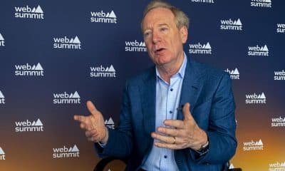 LISBOA, 12/11/2025.- El presidente de Microsoft, Brad Smith, conversa con EFE durante la décima edición de la Web Summit de Lisboa, uno de los mayores eventos tecnológicos del mundo. EFE/ Carlota Ciudad