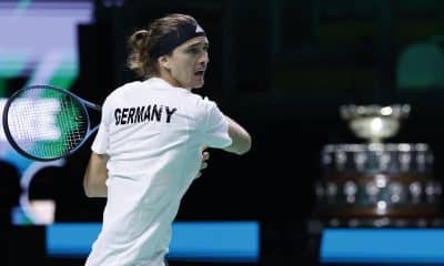 El alemán Alexander Zverev, en acción durante su partido de este jueves contra el argentino Francisco Cerúndolo, correspondiente a los cuartos de final de la Copa Davis de tenis. EFE/ SERENA CAMPANINI
