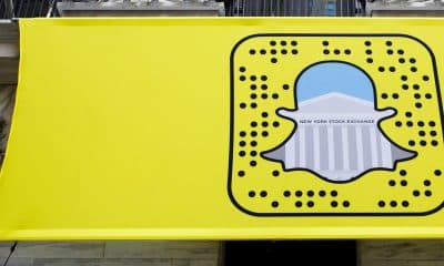 El logo de Snapchat frente a la Bolsa de Valores de Nueva York, Estados Unidos, en una imagen de archivo tomada el 17 de noviembre de 2016 que muestra. EPA/JUSTIN LANE