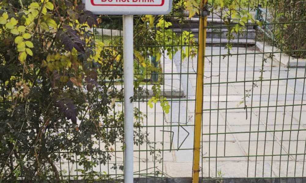 Las reservas de las presas que abastecen de agua a Teherán han caído a su nivel más bajo en 60 años, en medio de una sequía prolongada que amenaza con dejar sin recursos hídricos a la capital iraní, lo que preocupa a sus habitantes y ha provocado ya cortes nocturnos. Por primera vez en seis décadas, el país persa atraviesa el sexto año consecutivo de sequía, con precipitaciones muy por debajo de la media, especialmente en Teherán, una metrópoli de 13 millones de habitantes. Las cifras son alarmantes. Según la Compañía de Agua y Alcantarillado de Teherán (Abfa), las reservas de las presas que abastecen a la ciudad han caído a solo el 5 % de su capacidad.EFE/Aydin Shayegan