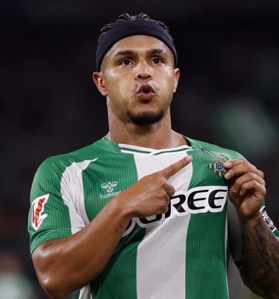 El delantero colombiano del Betis Cucho Hernández. EFE / Julio Muñoz.