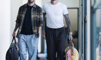 Los jugadores de la selección argentina de fútbol Lionel Messi y Rodrigo De Paul llegan a la concentración del combinado campeón del mundo en la localidad alicantina de Algorfa, donde preparan el encuentro amistoso que disputará el próximo viernes ante Angola. EFE/ Selección De Argentina  - SOLO USO EDITORIAL/SOLO DISPONIBLE PARA ILUSTRAR LA NOTICIA QUE ACOMPAÑA (CRÉDITO OBLIGATORIO) -