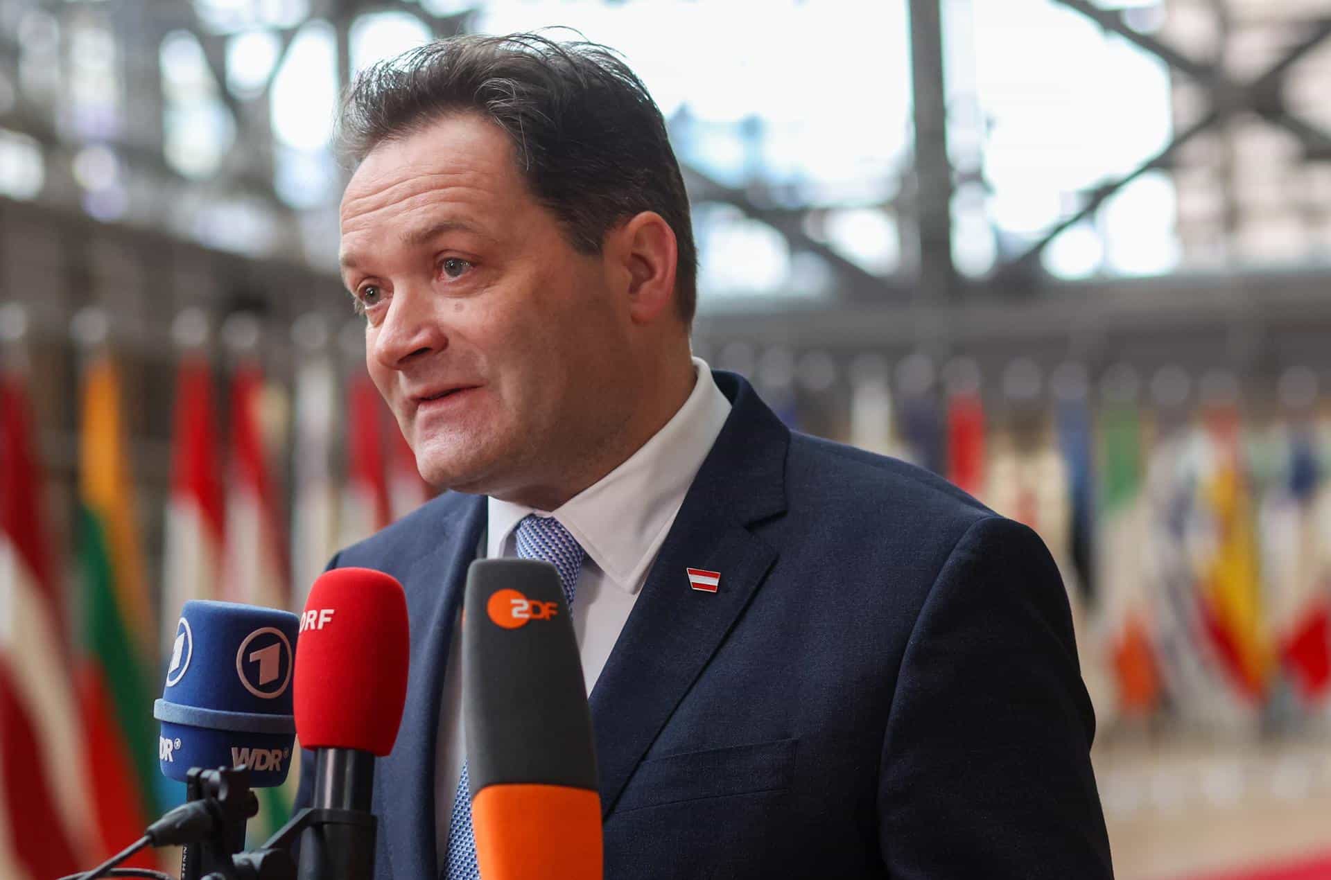 En la imagen de archivo, el ministro de Medio Ambiente, Norbert Totschnig. EFE/EPA/OLIVIER HOSLET