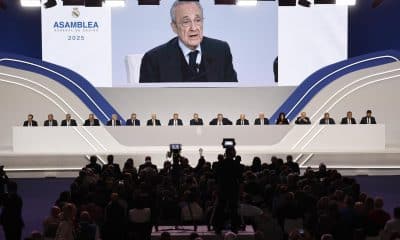 El presidente del Real Madrid, Florentino Pérez, en la asamblea general ordinaria del club en Madrid. Una reunión de los socios compromisarios para avanzar en el proyecto de gran cambio de su modelo societario y aprobar los datos económicos, que superan los mil millones de euros de ingresos en el último ejercicio. EFE/ Rodrigo Jiménez
