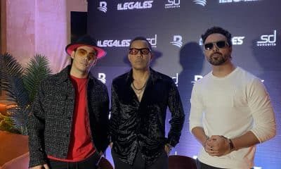 El líder del grupo musical dominicano Ilegales, Vladimir Dotel (c), posa junto a los integrantes David Díaz (i) y Junior Pimentel durante una rueda de prensa este martes, en Santo Domingo (República Dominicana). EFE/ Pau Mompó Alberola