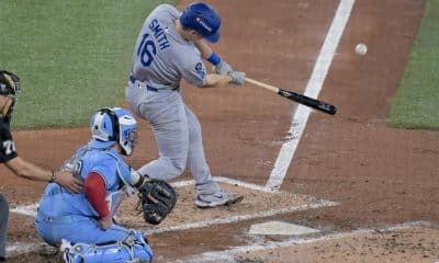 El receptor de Los Angeles Dodgers Will Smith (d) conecta un doble con carreras impulsadas contra los Azulejos de Toronto durante el tercer inning del sexto juego de la Serie Mundial de MLB entre los Los Angeles Dodgers y los Azulejos de Toronto en Toronto (Canadá). EFE/EDUARDO LIMA
 
//////////
 
TORONTO (Canada), 01/11/2025.- Los Angeles Dodgers catcher Will Smith (R) hits an RBI double against the Toronto Blue Jays during the third inning of the MLB World Series game six between the Los Angeles Dodgers and the Toronto Blue Jays in Toronto, Canada, 31 October 2025. EFE/EPA/EDUARDO LIMA