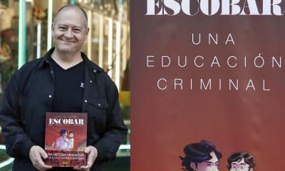 - El arquitecto y escritor Juan Pablo Escobar, hijo del narcotraficante colombiano más poderoso del siglo XX, posa este miércoles en Barcelona durante la presentación de su obra 'Escobar: una educación criminal en la que narra en clave de cómic su infancia rodeada de sicarios de su padre que le hacían de niñeras.EFE/ Andreu Dalmau