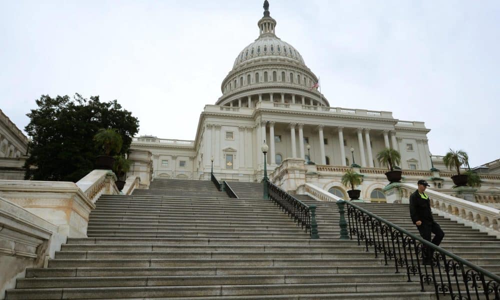 Fotografía de archivo del Capitolio. EFE/MICHAEL REYNOLDS