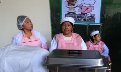 Cocineras participan en el lanzamiento del circuito SUMAQ este martes, en La Paz (Bolivia). EFE/ Gabriel Marquez