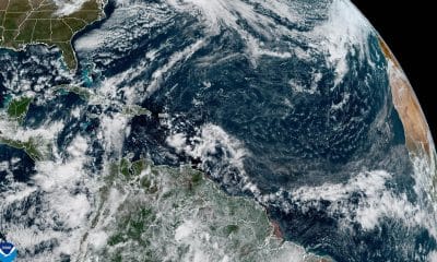 Fotografía satelital cedida este viernes por la Oficina Nacional de Administración Oceánica y Atmosférica de Estados Unidos (NOAA), a través del Centro Nacional de Huracanes (NHC), donde se muestra el estado del clima en el Atlántico. EFE/NOAA-NHC /SOLO USO EDITORIAL /NO VENTAS /SOLO DISPONIBLE PARA ILUSTRAR LA NOTICIA QUE ACOMPAÑA /CRÉDITO OBLIGATORIO