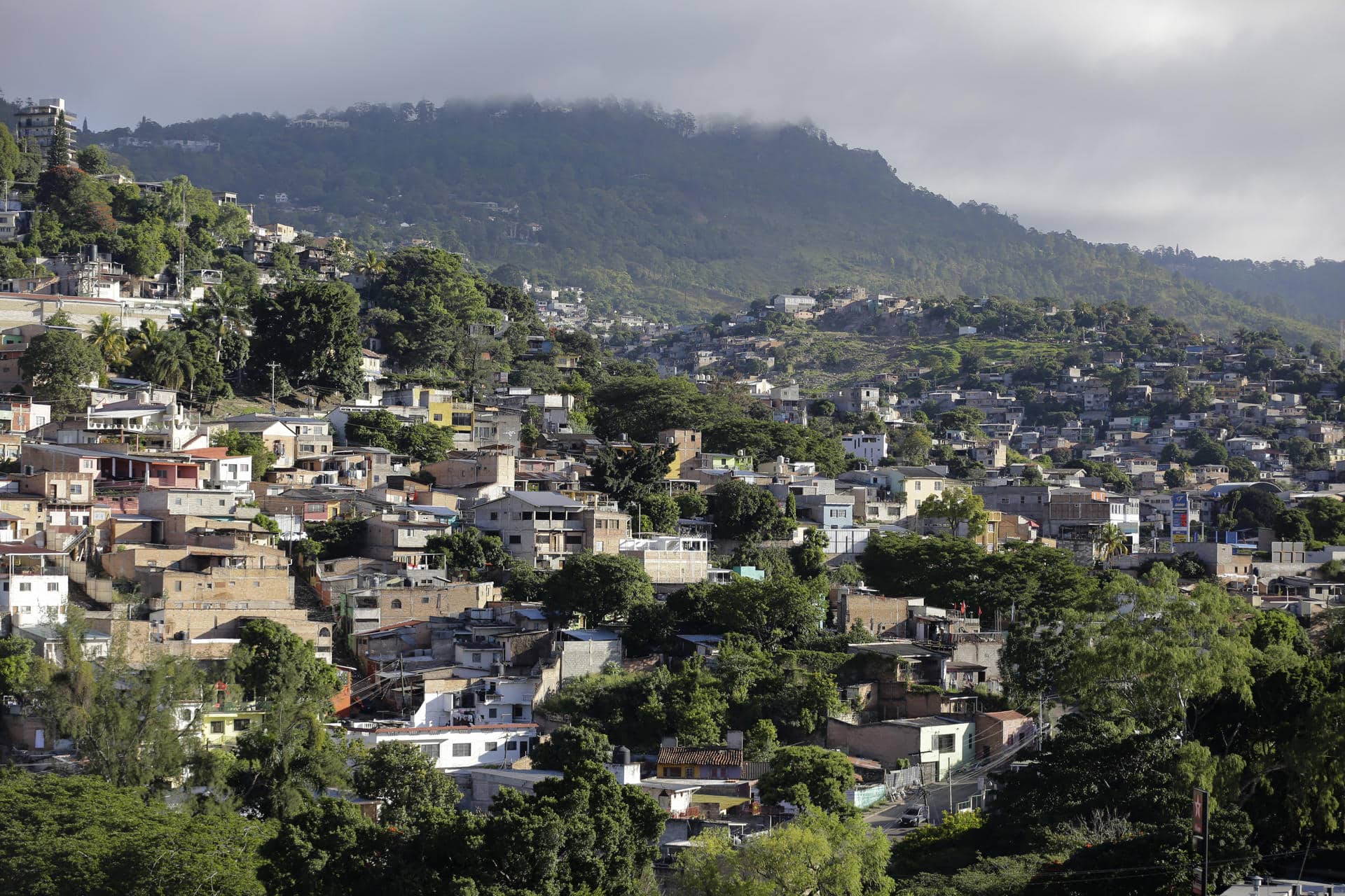 Fotografía general donde se observa un zona este viernes, de la ciudad de Tegucigalpa (Honduras). EFE/ Carlos Lemos