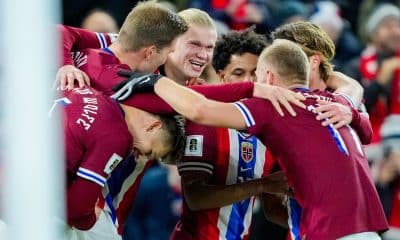 El delantero Erling Braut Haaland celebra con sus compañeros el 4-0 logrado por Noruega sobre Estonia en el partido correspondiente a la fase de clasificación europea para el Mundial 2026. EFE/ Fredrik Varfjell *NORWAY OUT*