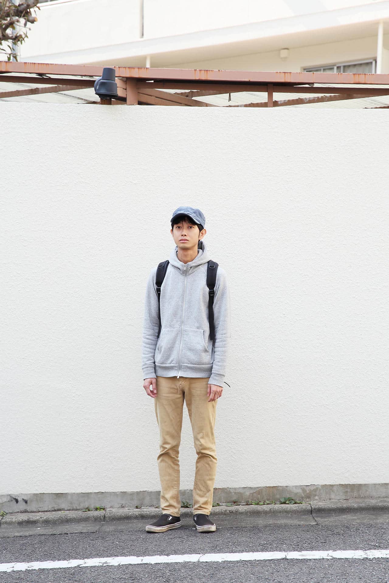 TOKIO (Japón), 21/11/2025.- El japonés Shoji Morimoto, que es contratado para, según define él mismo, "no hacer nada", como parte de los servicios de alquiler de amigos, familiares, o invitados de boda, entre otros, comunes en Japón. Este negocio llega a la gran pantalla de la mano del galardonado actor Brendan Fraser. EFE/ Chika Takumi/hanover Square Press