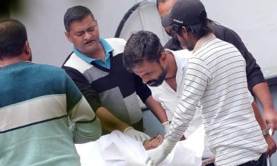 - Miembros de la familia inspeccionan el cuerpo de la víctima de 22 años Pankaj Sahni en la morgue del Hospital Lok Nayak después de una explosión cerca del Fuerte Rojo, en Nueva Delhi, India, 11 de noviembre de 2025. Según la Policía de Delhi, al menos 12 personas murieron y varias resultaron heridas en una explosión de un automóvil durante las horas pico de la tarde del 10 de noviembre cerca de la estación de metro del Fuerte Rojo en Delhi, con el incendio resultante extendiéndose e incinerando varios vehículos cercanos. (Nueva Delhi) EFE/EPA/HARISH TYAGI -- ATTENTION EDITORS: GRAPHIC CONTENT --