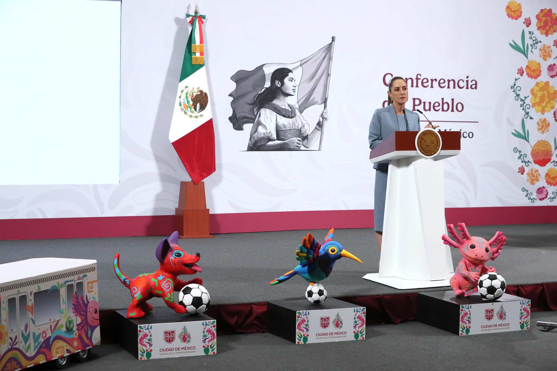 La presidenta de México, Claudia Sheinbaum, habla durante una rueda de prensa este jueves, en el Palacio Nacional de Ciudad de México (México). EFE/Mario Guzmán